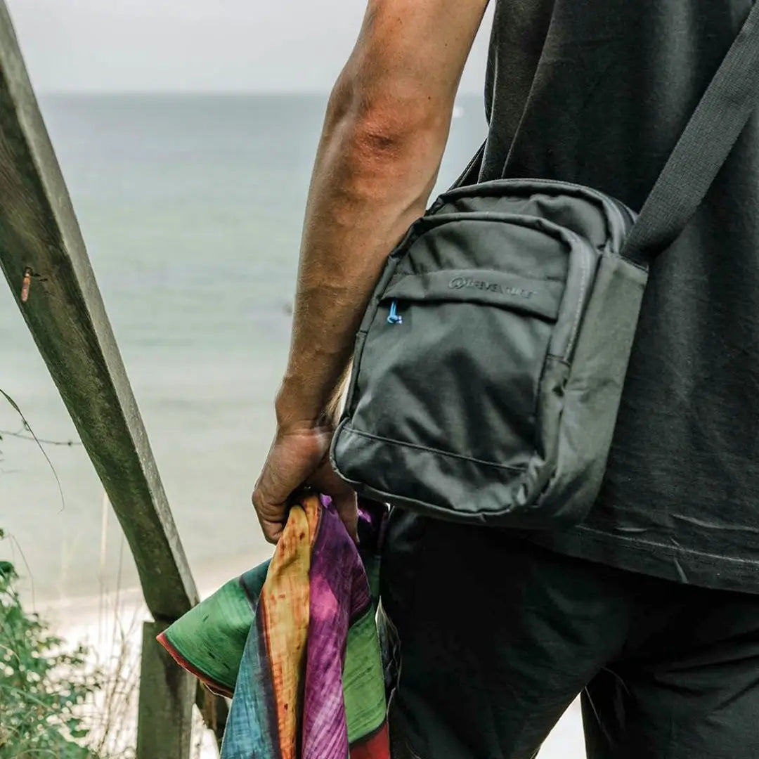 Lifeventure RFID-Umhängetasche