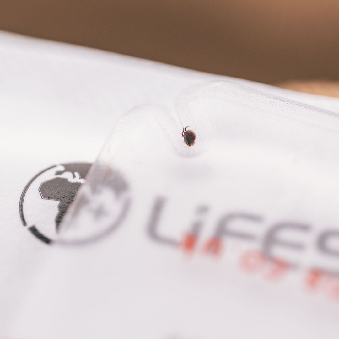 Carte d'outils compacts pour l'élimination des tiques Lifesystems