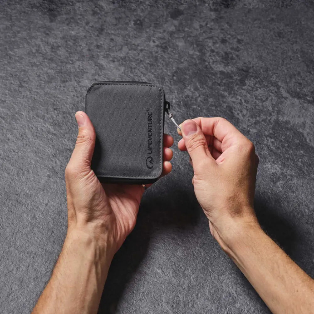 Lifeventure RFiD Zipped Bi-Fold Wallet