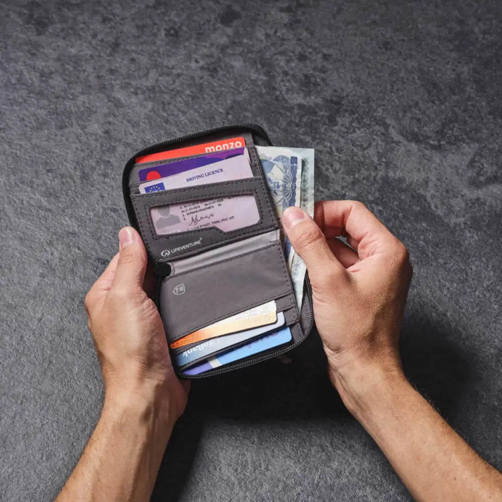 Lifeventure RFiD Zipped Bi-Fold Wallet