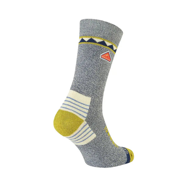 Sealskinz Kimberley mid calf bamboo hiking socks in green colour showing the heel detail