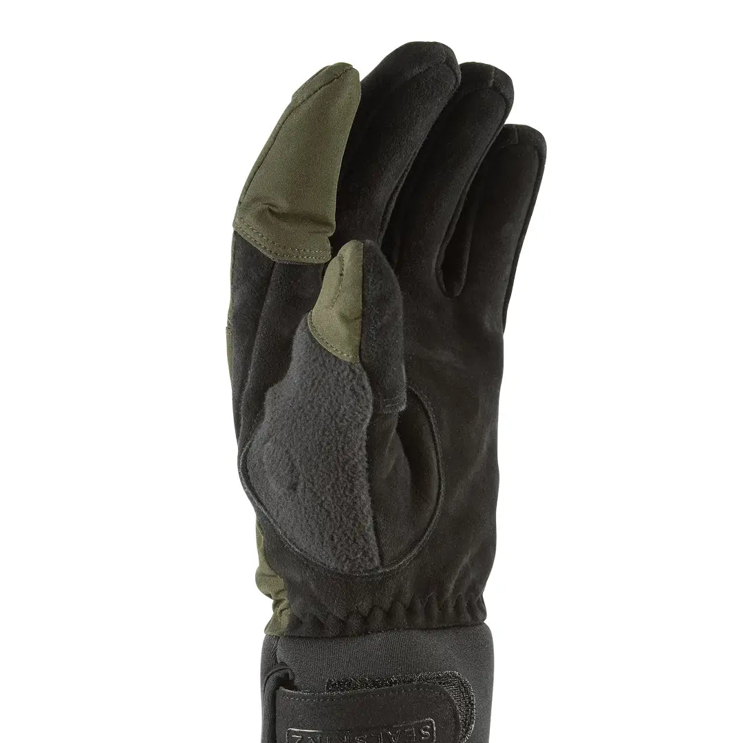 Palm and thumb detail on the lefthand of a Sealskinz Stanford waterproof sporting glove 